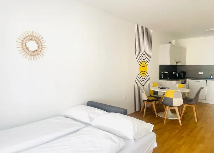 Apstay Prime I Parking Option I Self Checkin Грац